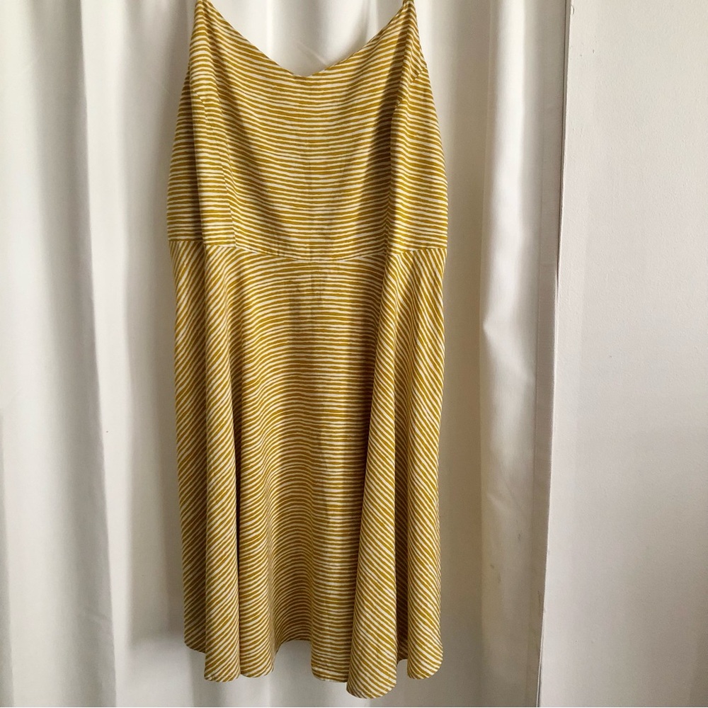 Old Navy sundress yellow thin white striped fit flare smocked back XL rayon